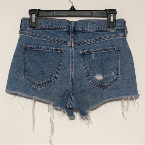 Old Navy Distressed Boyfriend Shorts - Picture 4 of 7